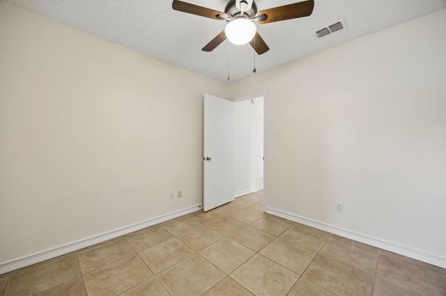 118 E Denton Drive, Euless, TX 76039