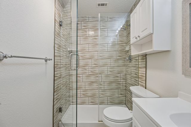 118 E Denton Drive, Euless, TX 76039