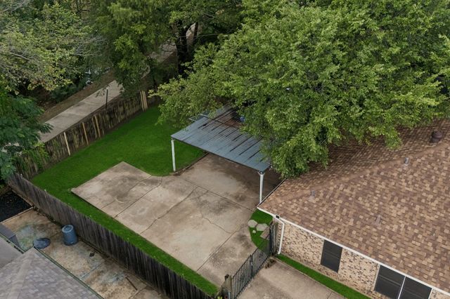 118 E Denton Drive, Euless, TX 76039