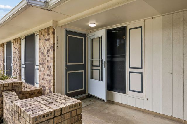 118 E Denton Drive, Euless, TX 76039