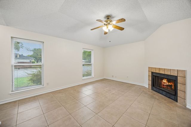 118 E Denton Drive, Euless, TX 76039