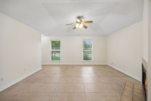 118 E Denton Drive, Euless, TX 76039