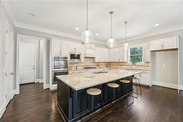 373 Glynnwilde NW Drive, Marietta, GA 30064