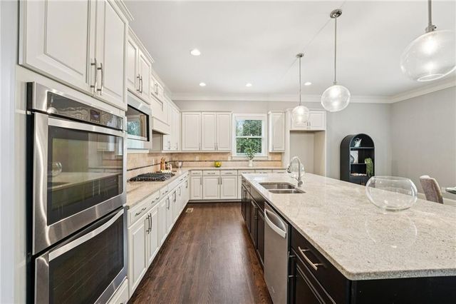 373 Glynnwilde NW Drive, Marietta, GA 30064