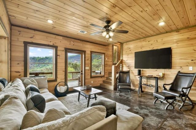 346 Spirit Mountain Road, Blue Ridge, GA 30513