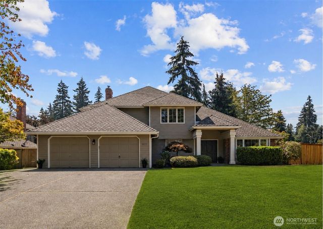 24717 SE 45th Pl, Issaquah, WA 98029