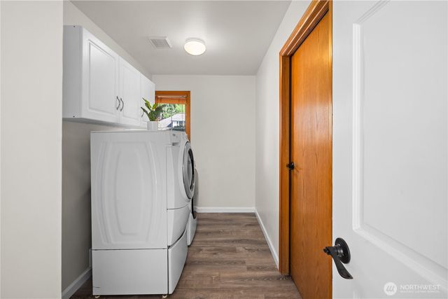 24717 SE 45th Pl, Issaquah, WA 98029