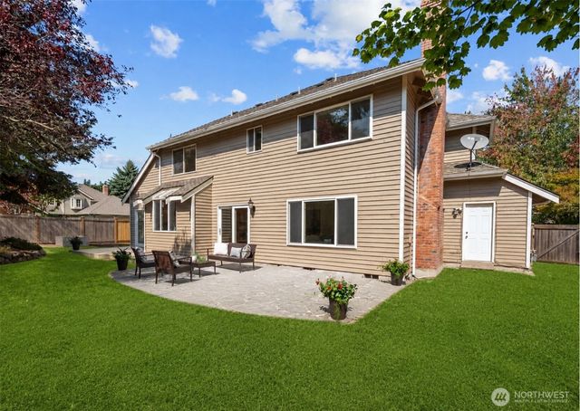24717 SE 45th Pl, Issaquah, WA 98029