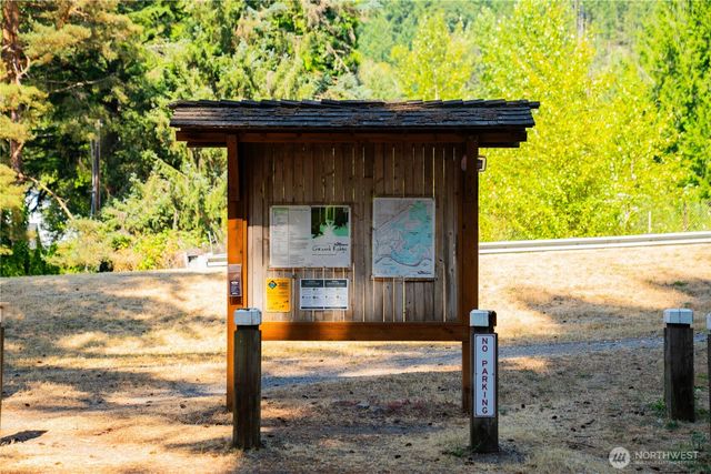 24717 SE 45th Pl, Issaquah, WA 98029