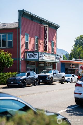 24717 SE 45th Pl, Issaquah, WA 98029