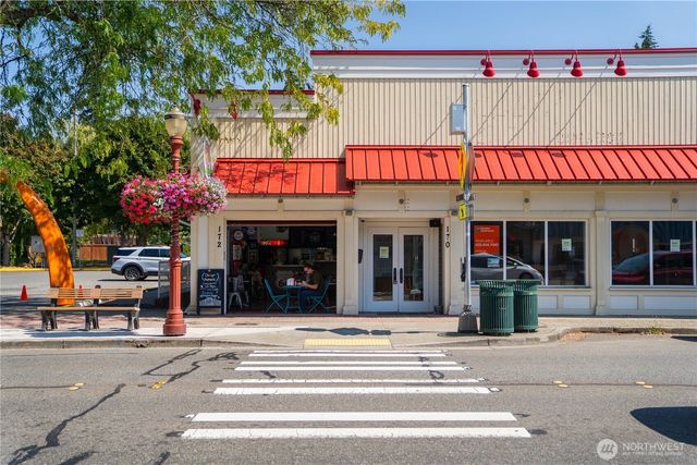 24717 SE 45th Pl, Issaquah, WA 98029