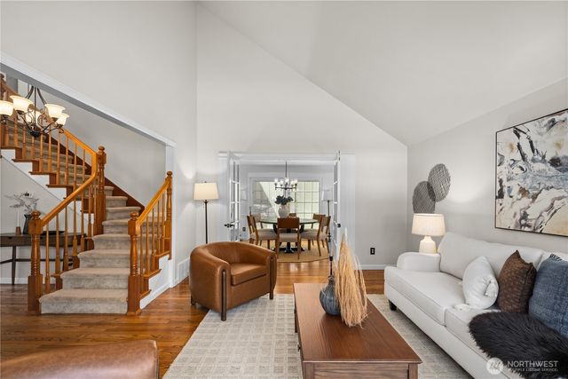 24717 SE 45th Pl, Issaquah, WA 98029