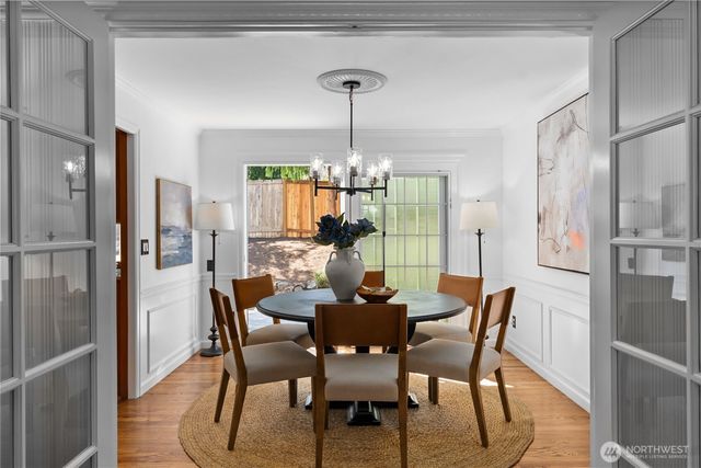 24717 SE 45th Pl, Issaquah, WA 98029
