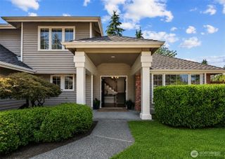 24717 SE 45th Pl, Issaquah, WA 98029