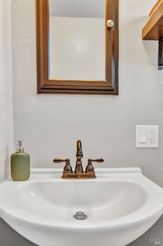 100 webster St, Vallejo, CA 94591