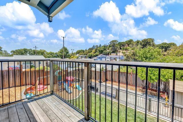 100 webster St, Vallejo, CA 94591
