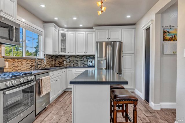 100 webster St, Vallejo, CA 94591