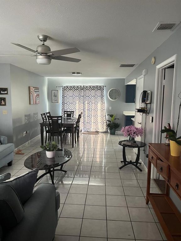 Image 2 of property listing at 818 POPLARWOOD LANE, Kissimmee, FL 34743