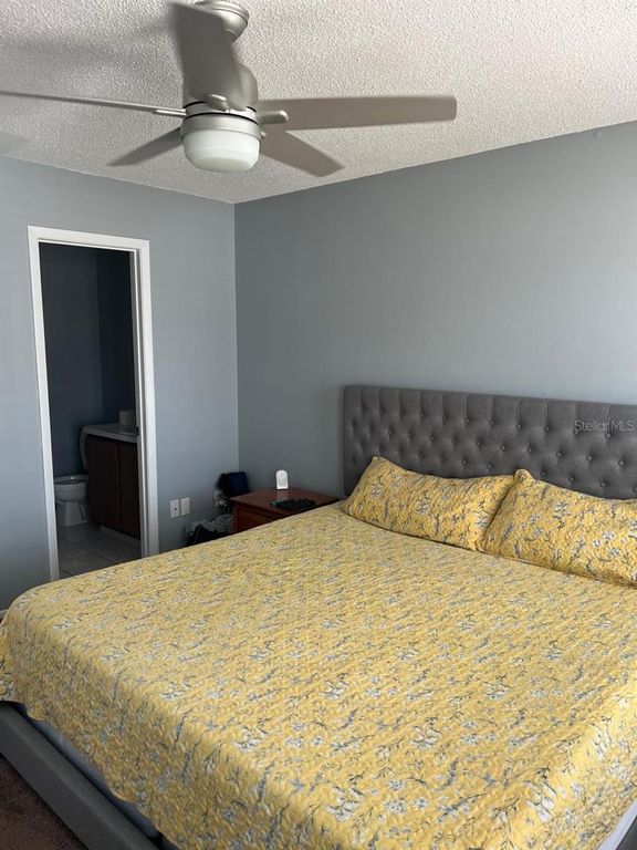 Image 9 of property listing at 818 POPLARWOOD LANE, Kissimmee, FL 34743