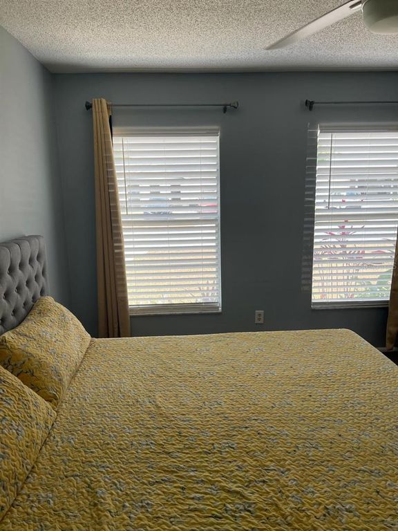 Image 10 of property listing at 818 POPLARWOOD LANE, Kissimmee, FL 34743