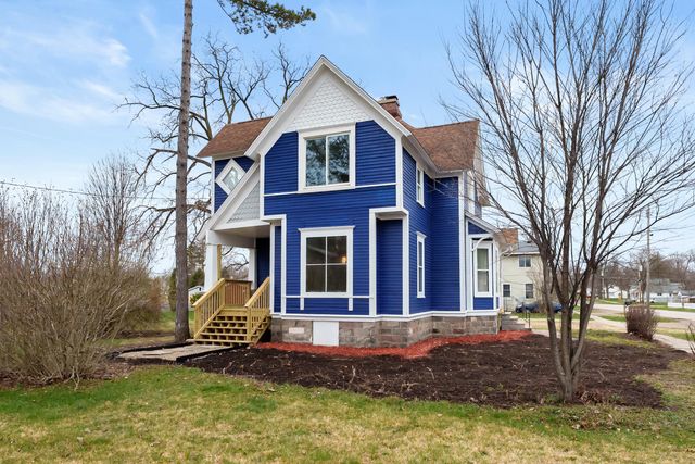 125 E Delaware Street, Decatur, MI 49045
