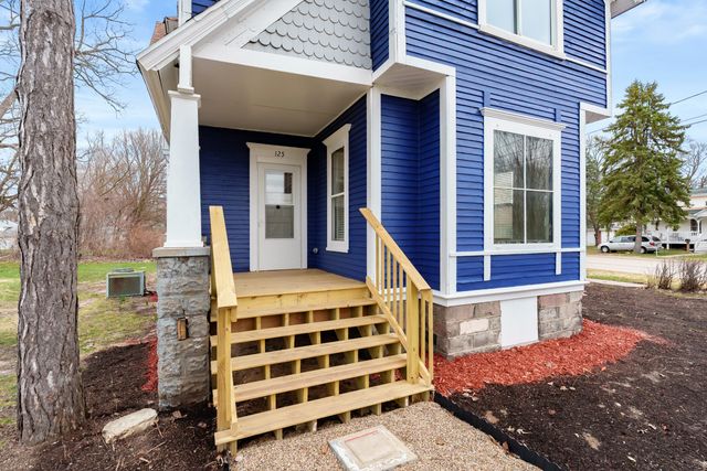 125 E Delaware Street, Decatur, MI 49045
