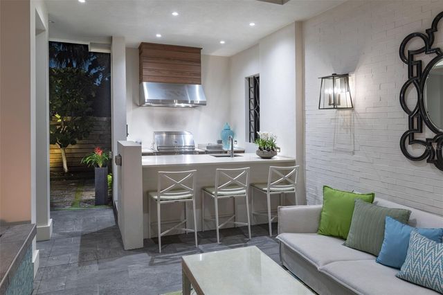 851 PARK LAKE COURT, Orlando, FL 32803