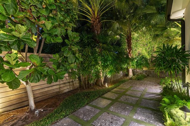 851 PARK LAKE COURT, Orlando, FL 32803