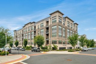 2320 FIELD POINT RD #4-102, Herndon, VA 20171