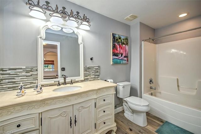 1137 Nelson RD N, Cape Coral, FL 33993