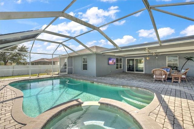 1137 Nelson RD N, Cape Coral, FL 33993