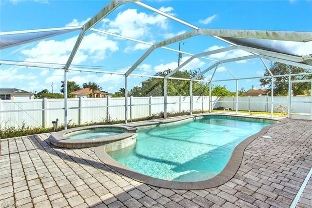 1137 Nelson RD N, Cape Coral, FL 33993