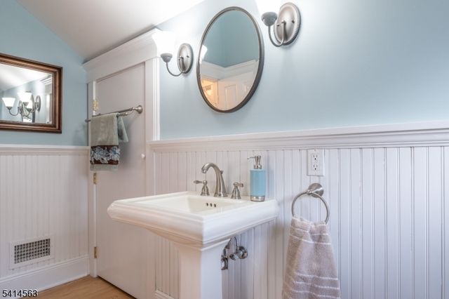 57 Union St, Hawthorne Boro, NJ 07506