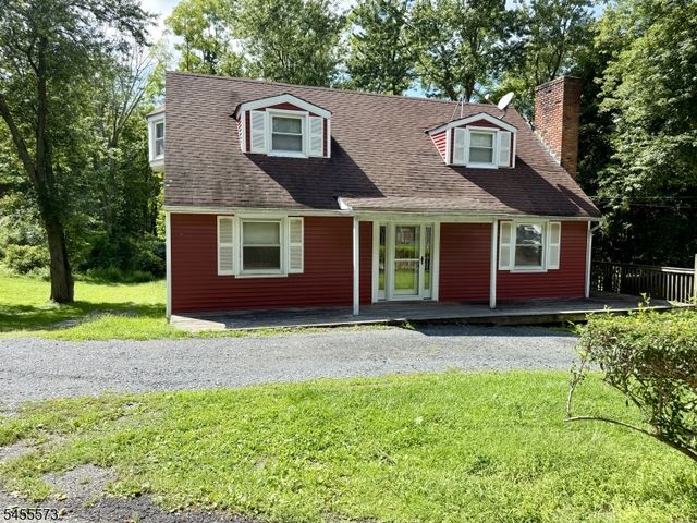 12 Shady Ln, Newton Town, NJ 07860