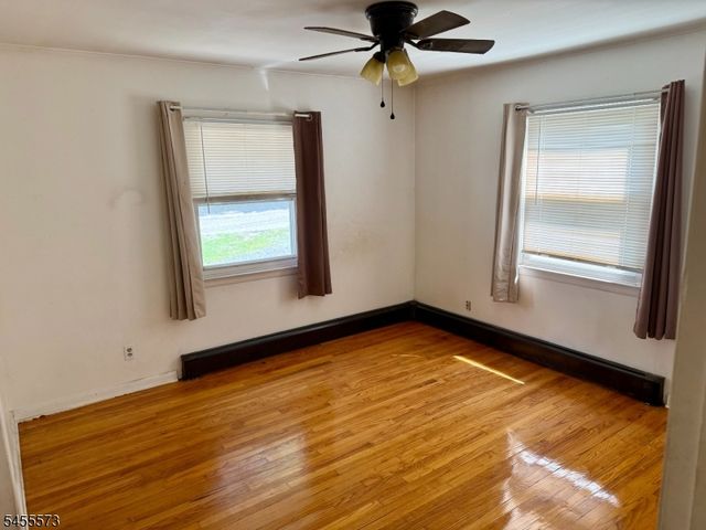 12 Shady Ln, Newton Town, NJ 07860