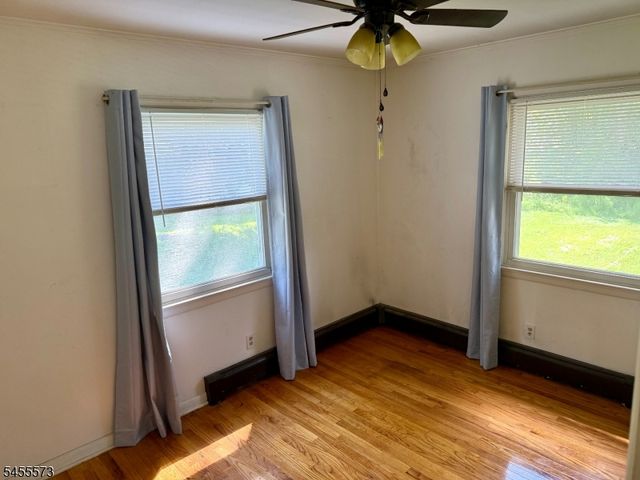 12 Shady Ln, Newton Town, NJ 07860