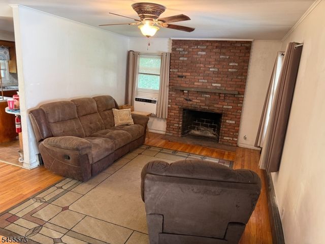 12 Shady Ln, Newton Town, NJ 07860