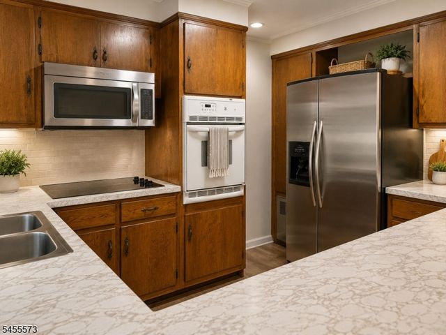 12 Shady Ln, Newton Town, NJ 07860