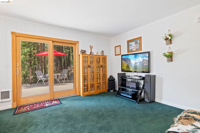 29810 Mariposa Dr, Cold Springs, CA 95335