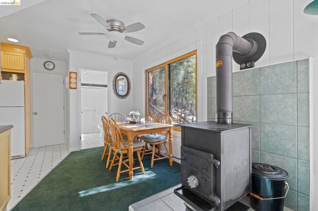 29810 Mariposa Dr, Cold Springs, CA 95335