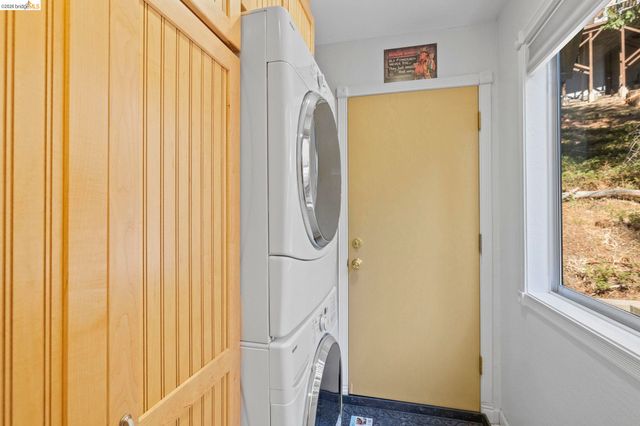 29810 Mariposa Dr, Cold Springs, CA 95335