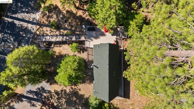 29810 Mariposa Dr, Cold Springs, CA 95335