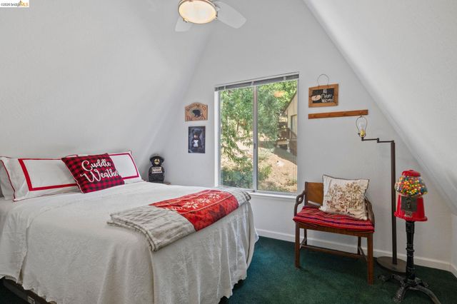 29810 Mariposa Dr, Cold Springs, CA 95335