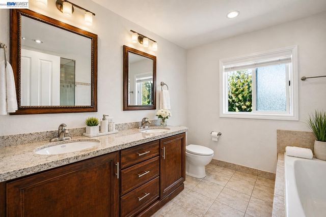 17676 Garland Ct, Castro Valley, CA 94546