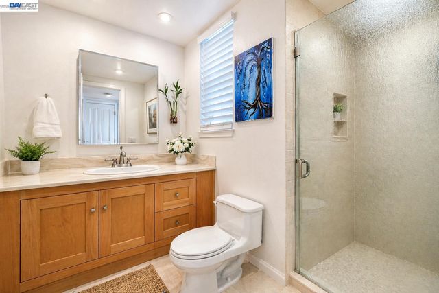 17676 Garland Ct, Castro Valley, CA 94546