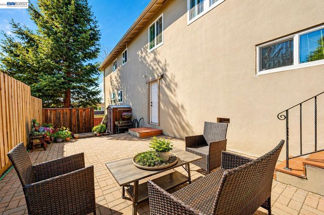 17676 Garland Ct, Castro Valley, CA 94546