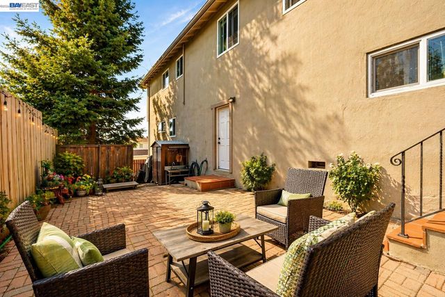 17676 Garland Ct, Castro Valley, CA 94546