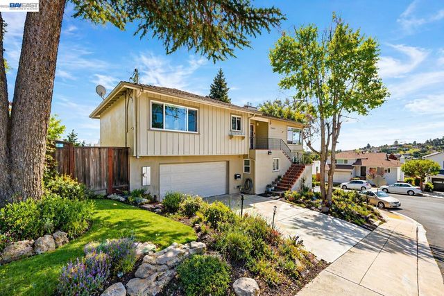 17676 Garland Ct, Castro Valley, CA 94546
