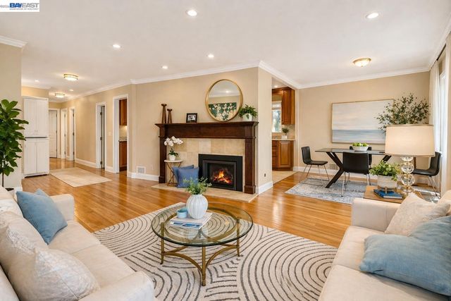 17676 Garland Ct, Castro Valley, CA 94546