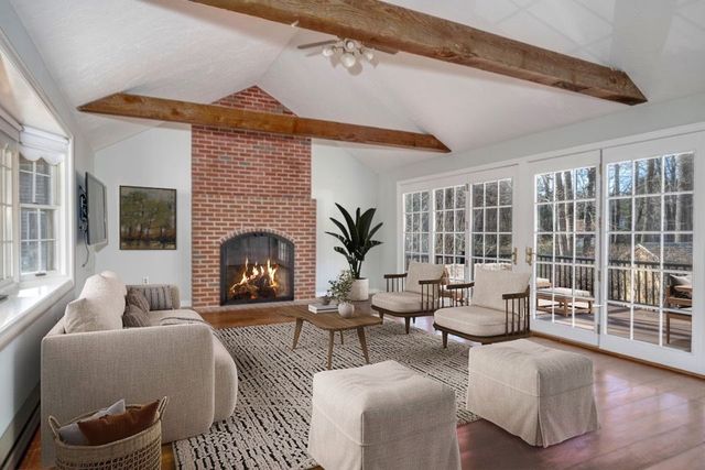 21 Strawberry Ln, Whitman, MA 02382